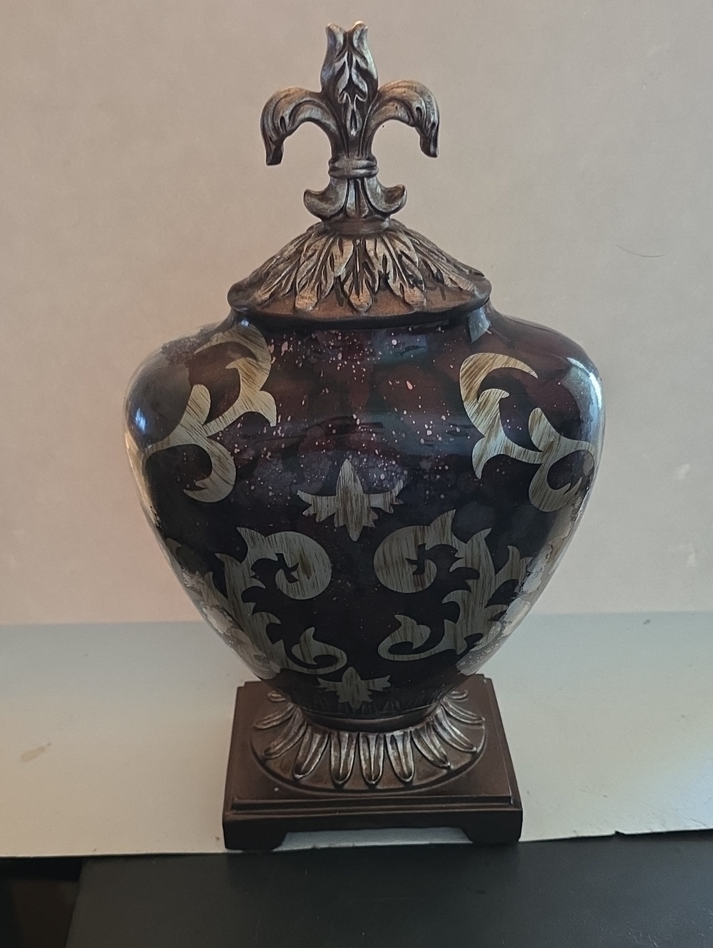 Ornate Metallic Fleur Urn Vase in Deep Plum and Antique Gold